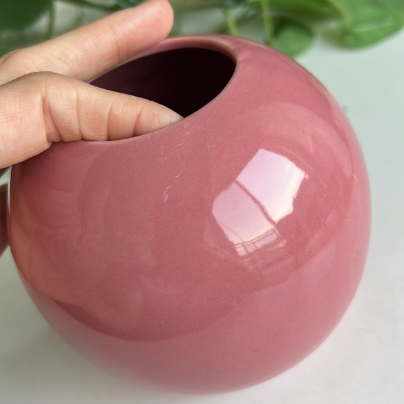 Vintage Small Round Pink Vase Decor - Picture 6 of 13